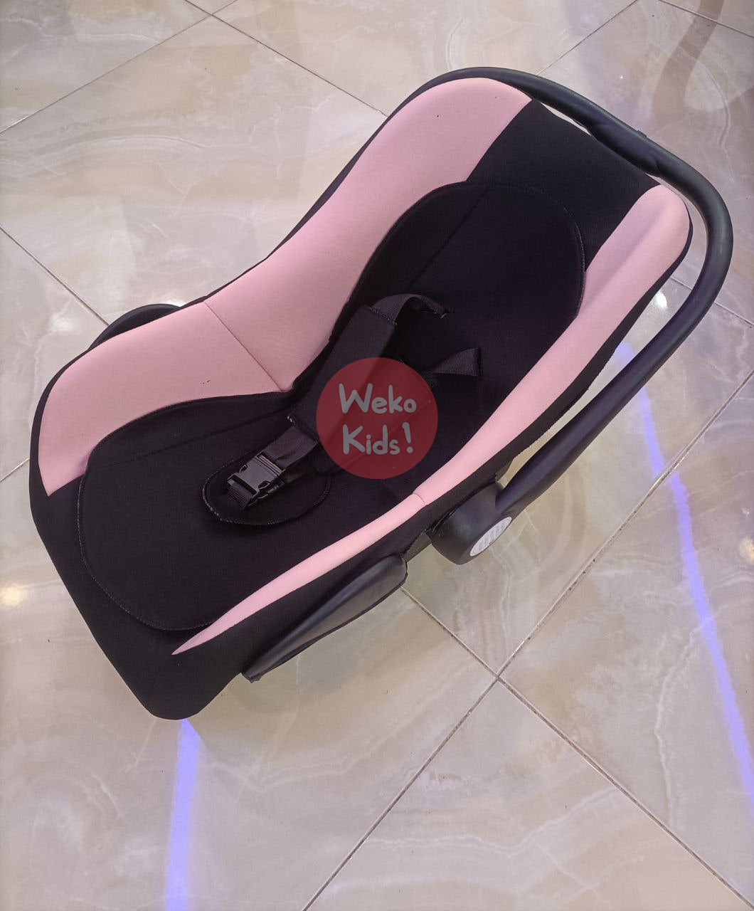 Siège Auto Maxi Cosi مقعد سيارة للأطفال