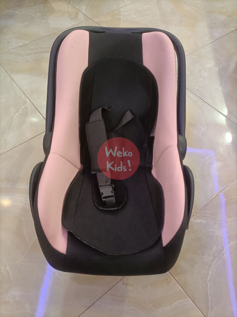 Siège Auto Maxi Cosi مقعد سيارة للأطفال