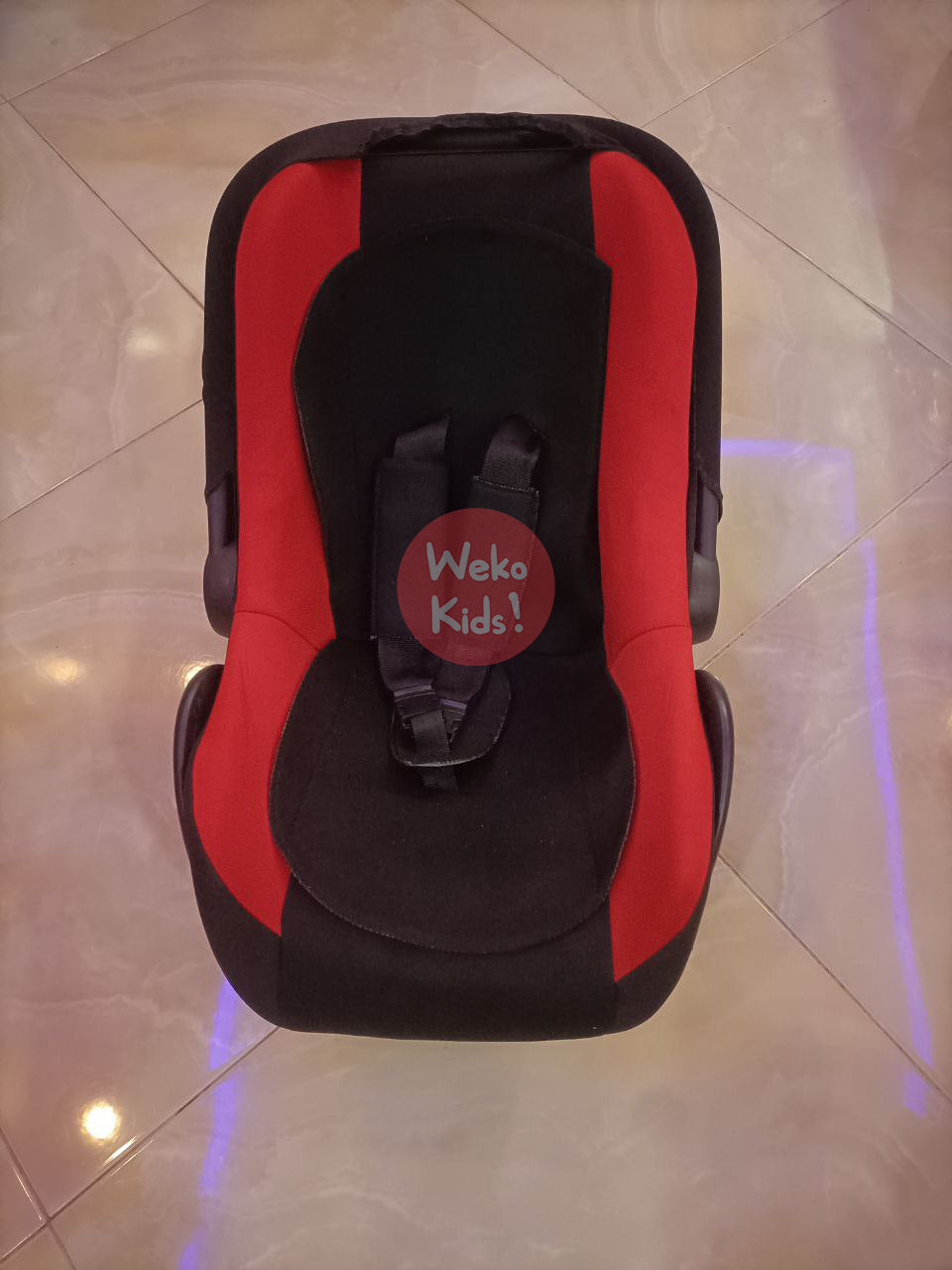 Siège Auto Maxi Cosi مقعد سيارة للأطفال