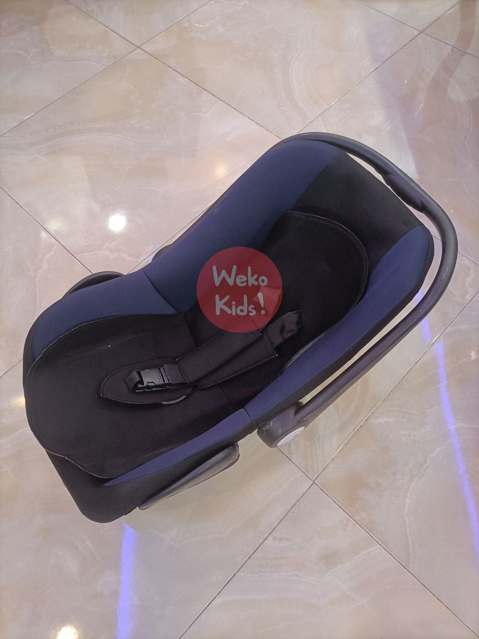 Siège Auto Maxi Cosi مقعد سيارة للأطفال