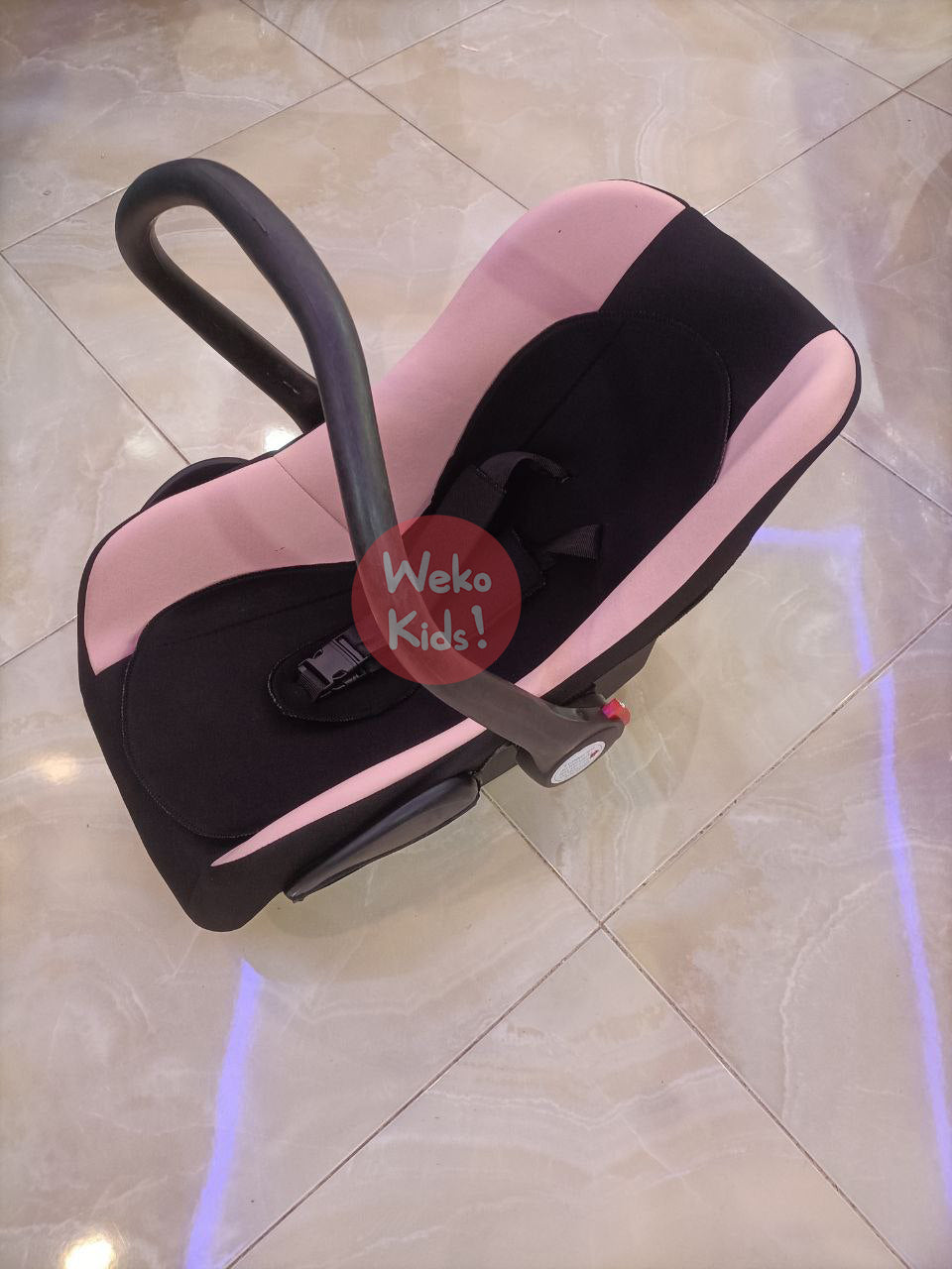 Siège Auto Maxi Cosi مقعد سيارة للأطفال