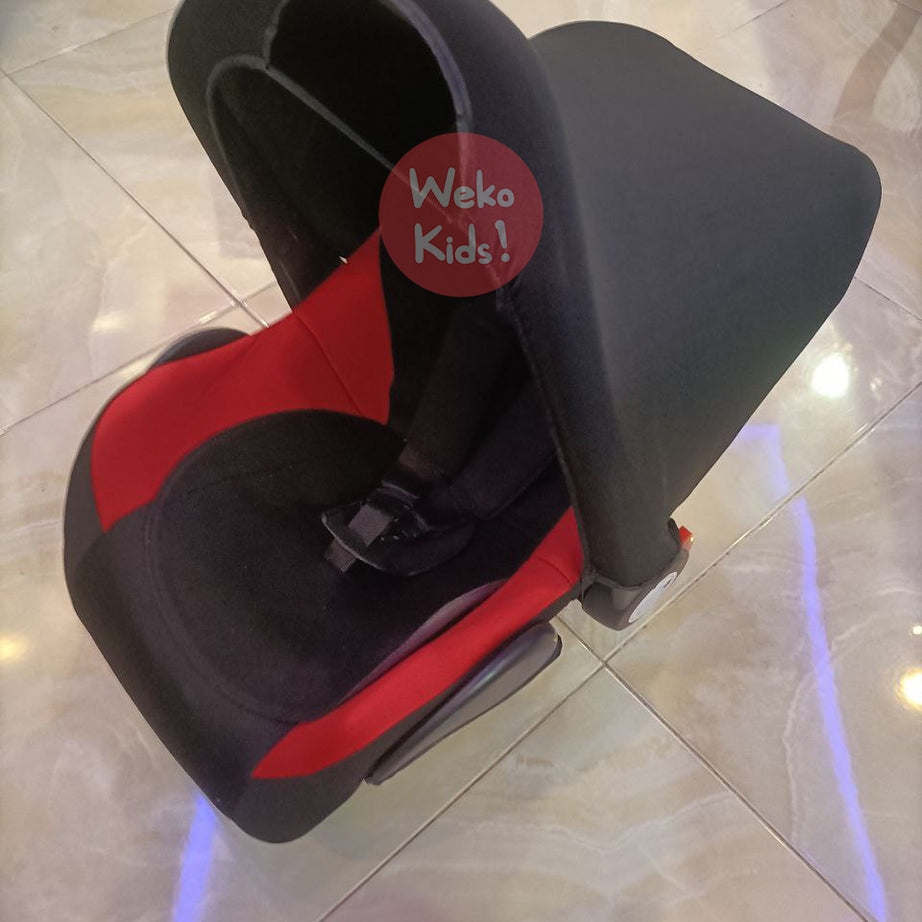 Siège Auto Maxi Cosi مقعد سيارة للأطفال